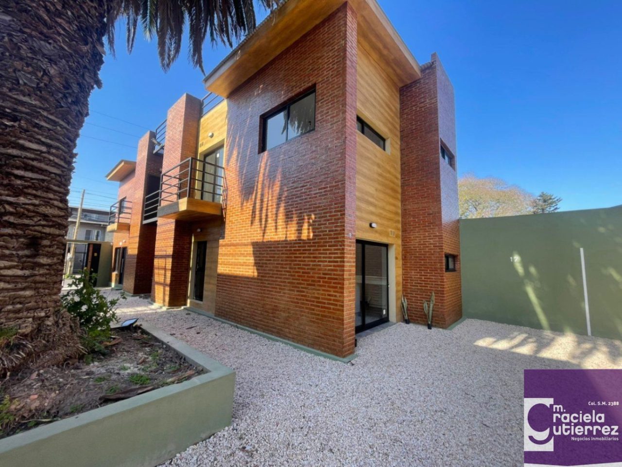 Venta Departamento 2 ambientes con patio y cochera en Bella Vista