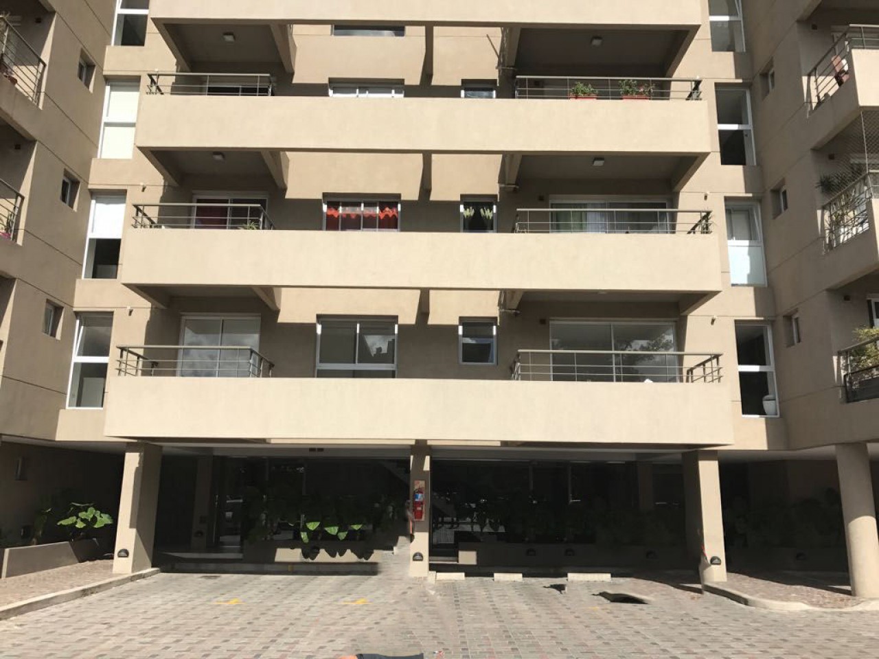 Venta Departamento en Venta Barrio Horquetas tres ambientes con cochera