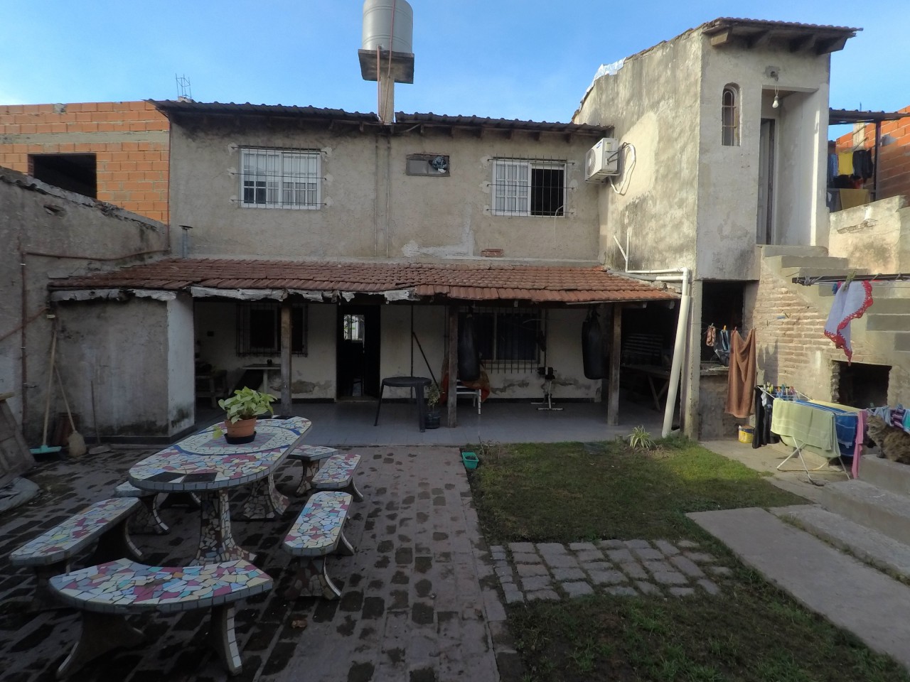 ### CASA EN VENTA / 3 DORMITORIOS / COCHERA / PATIO / JOSE C PAZ (A4380) ###