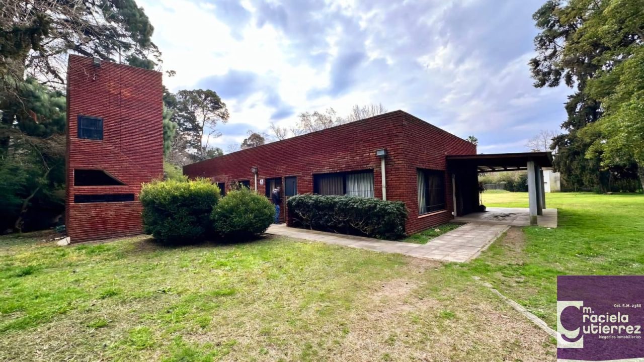 Venta Casa quinta 6 ambientes con pileta y cancha de tenis en Tortuguitas